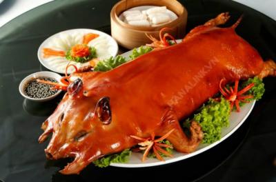  5+ Địa chỉ bán heo quay tại Hà Nội ngon, chuẩn vị