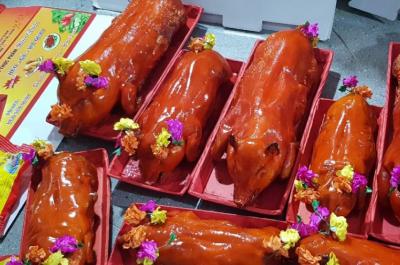 Heo sữa quay nguyên con Côn Đảo: Hương vị đặc sắc