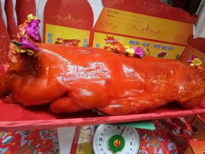 Mua heo quay, heo cúng quận 2 thơm ngon