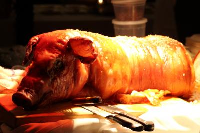 Vifoods, địa chỉ hấp dẫn của tín đồ heo quay quận 8